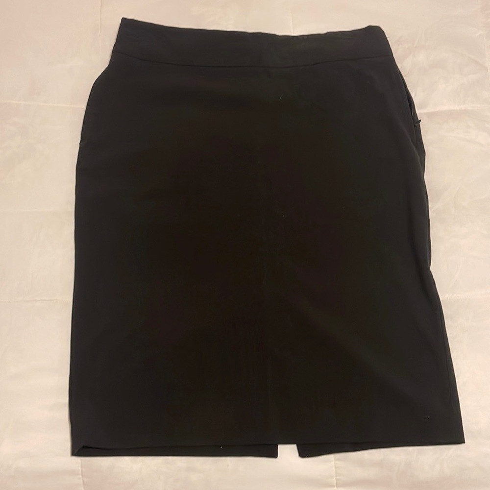 Old navy black size 4 pencil skirt